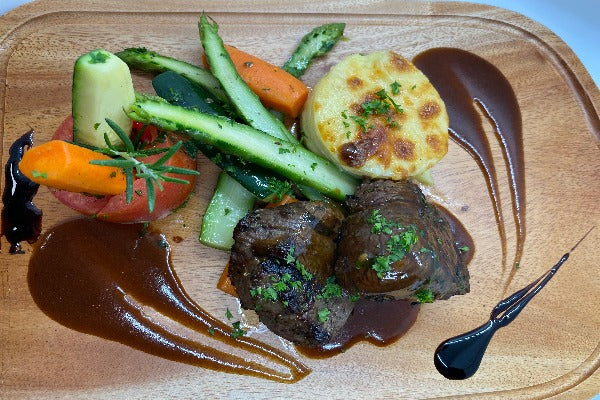 Charbroiled Filet Mignon Medallions w/ Potato Au Gratin 5